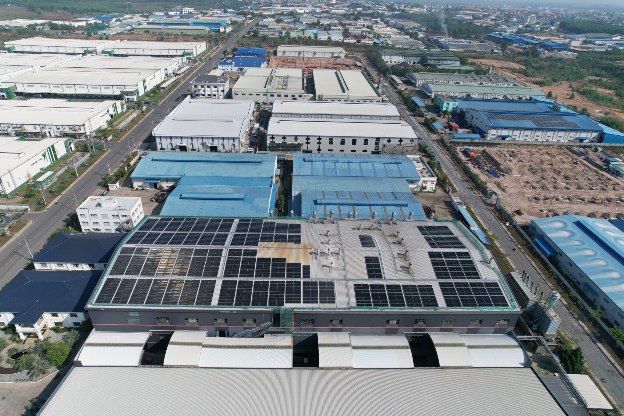792 kWp rooftop solar system at wood product manufacturing facility, Vietnam - Solarvest